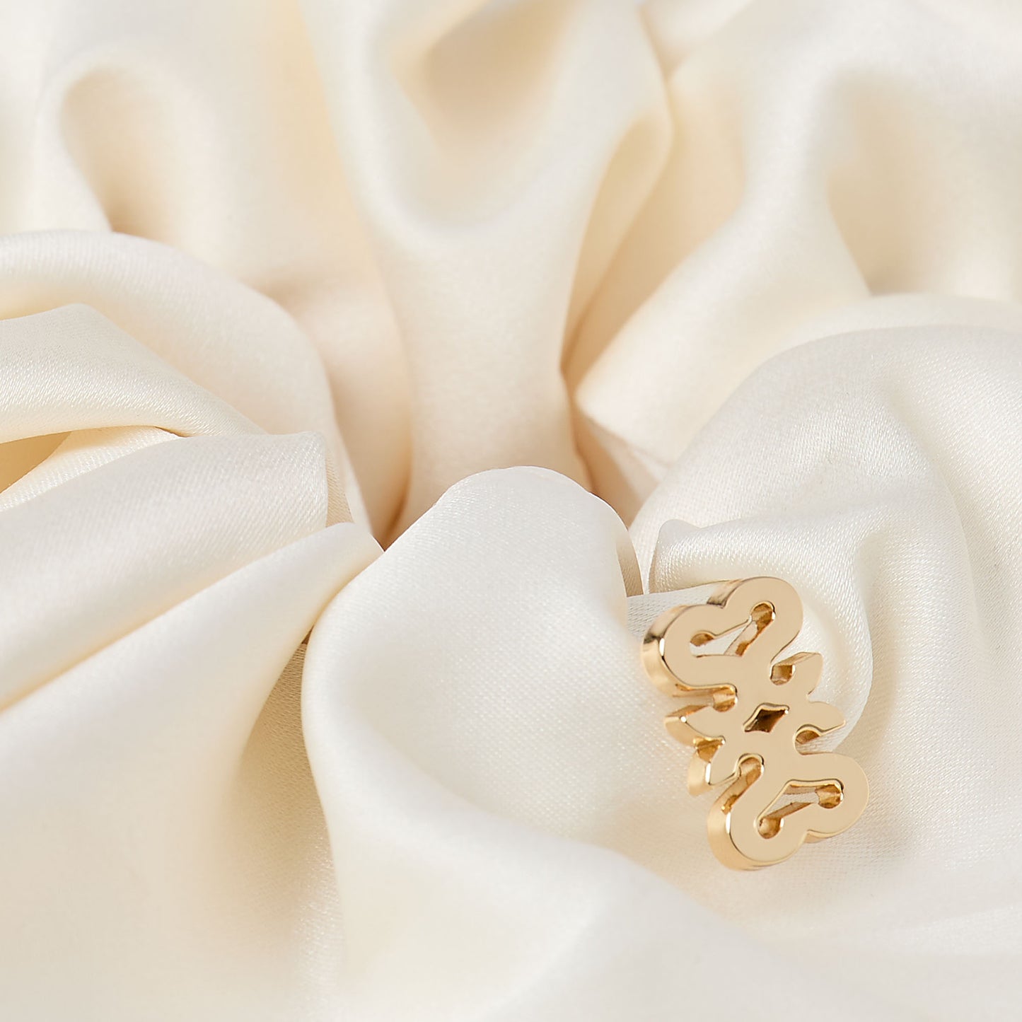 Chouchou Plain Satin-Effect Scrunchie Ecru