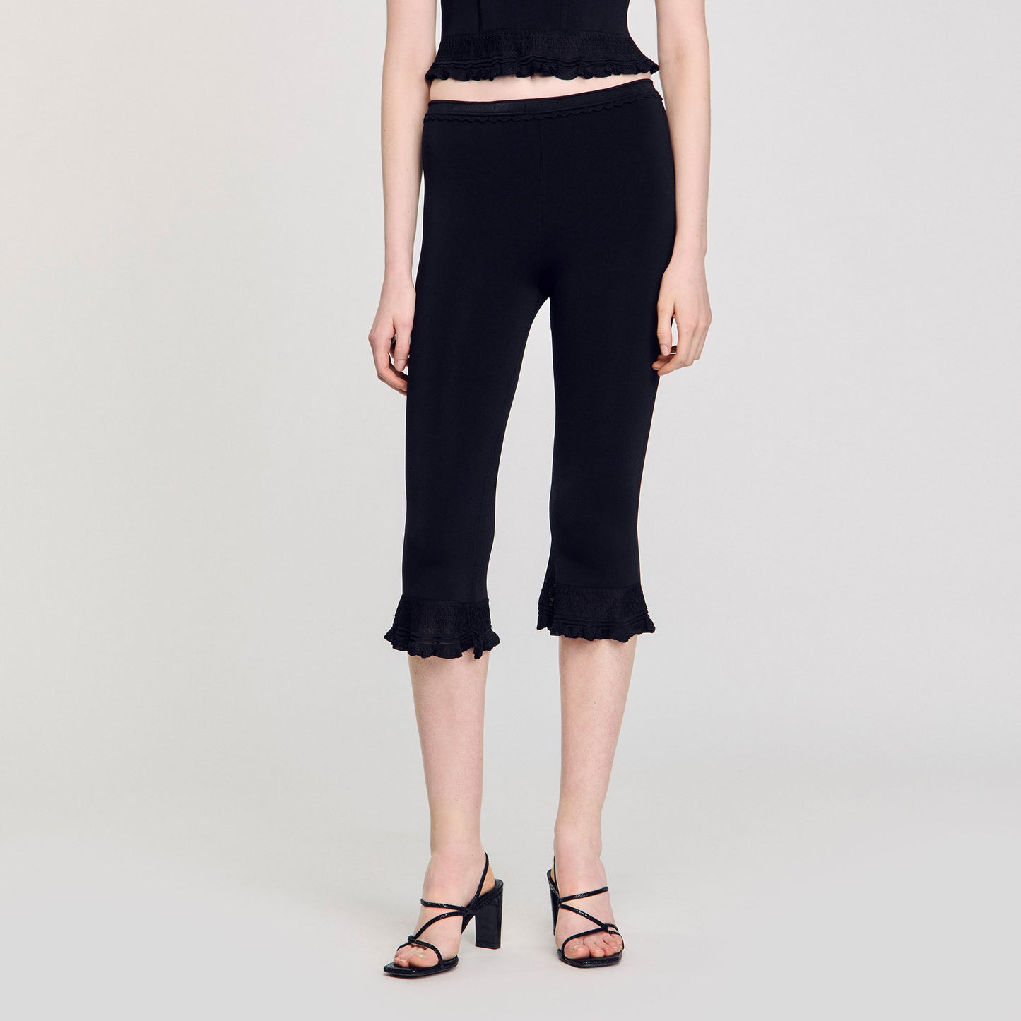 Titi Ruffled Capri Pants Black