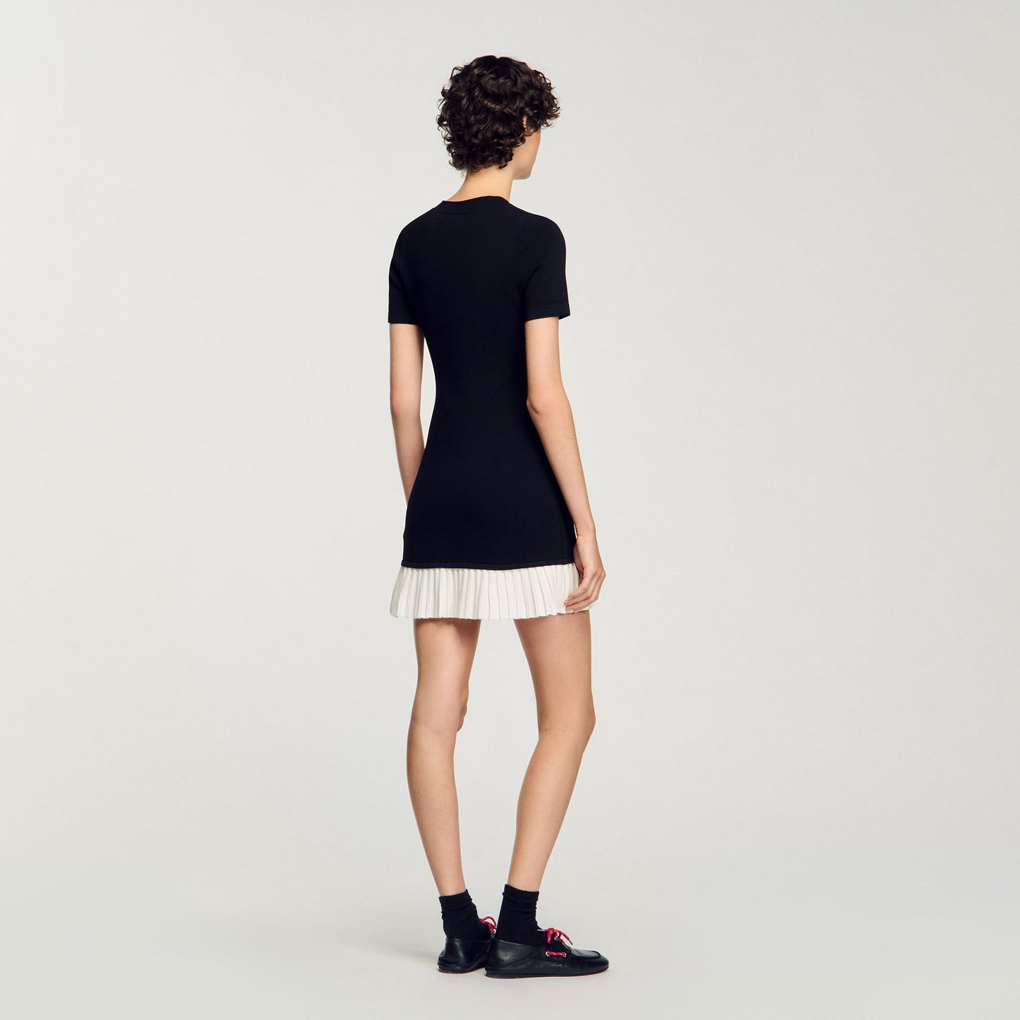 Short Knit Dress With Ruffle Black / Ecru