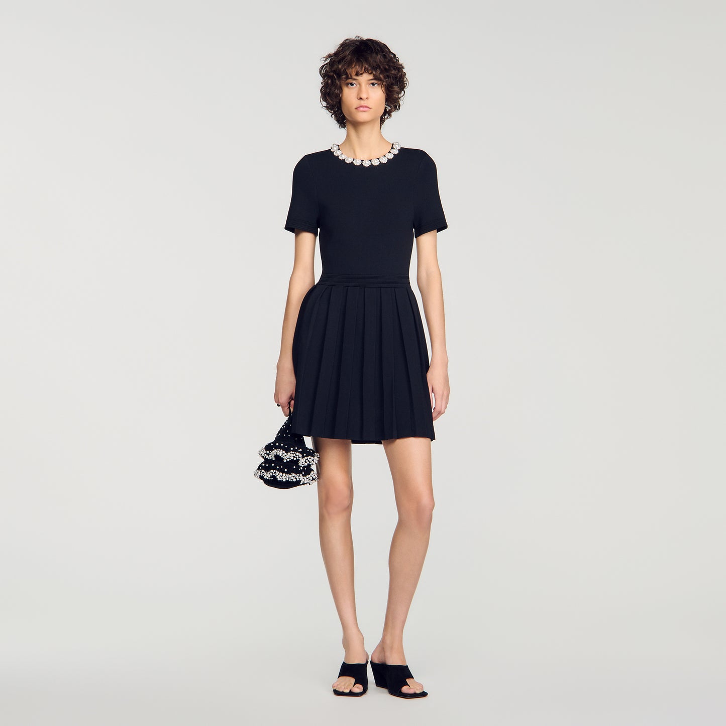 Agnes Short dress with beaded flowers Black