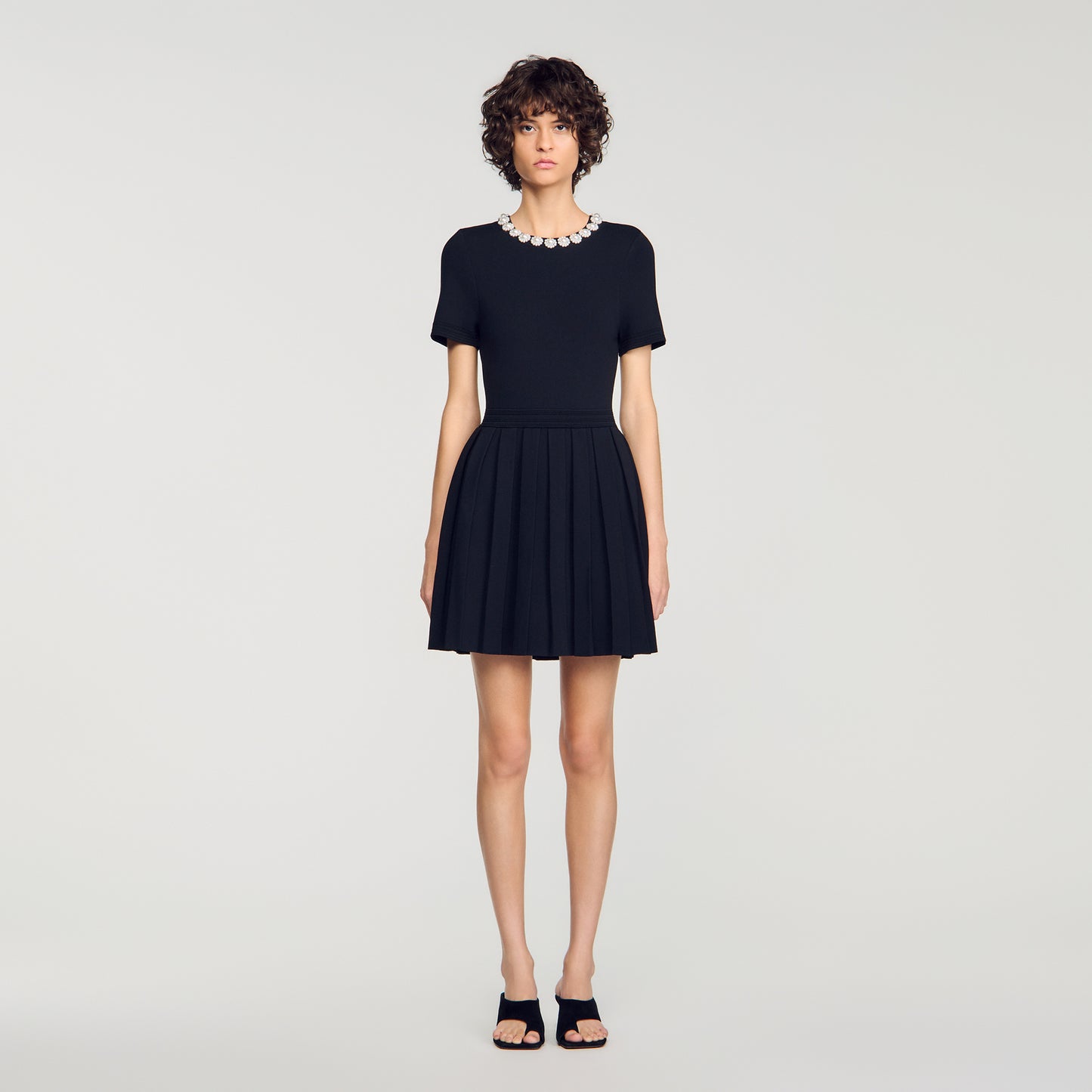Agnes Short dress with beaded flowers Black