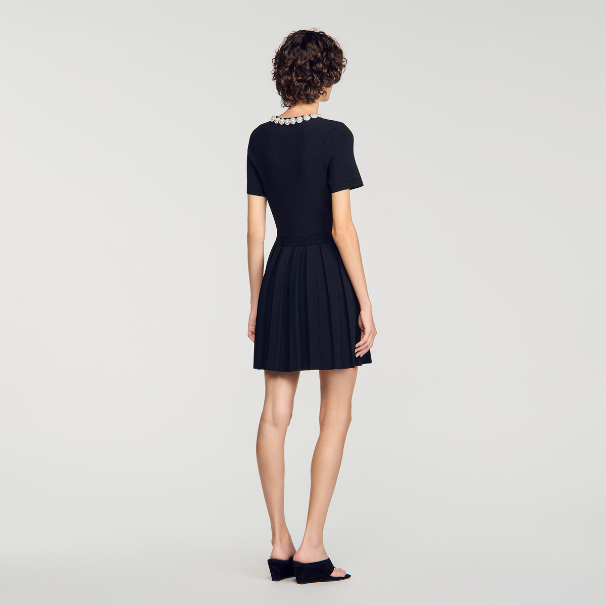 Agnes Short dress with beaded flowers Black