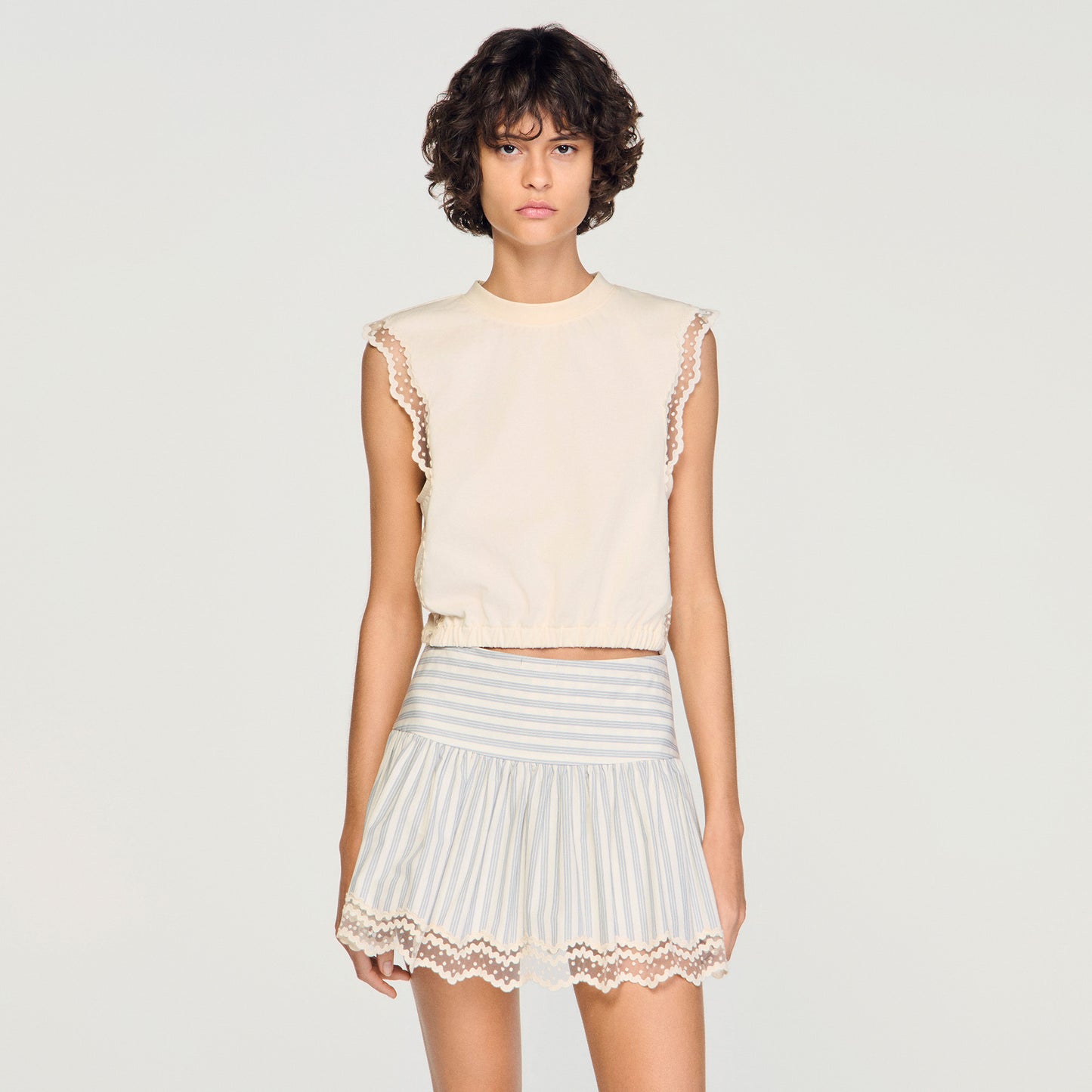Noemi Cropped Cotton T-Shirt With Lace Ecru