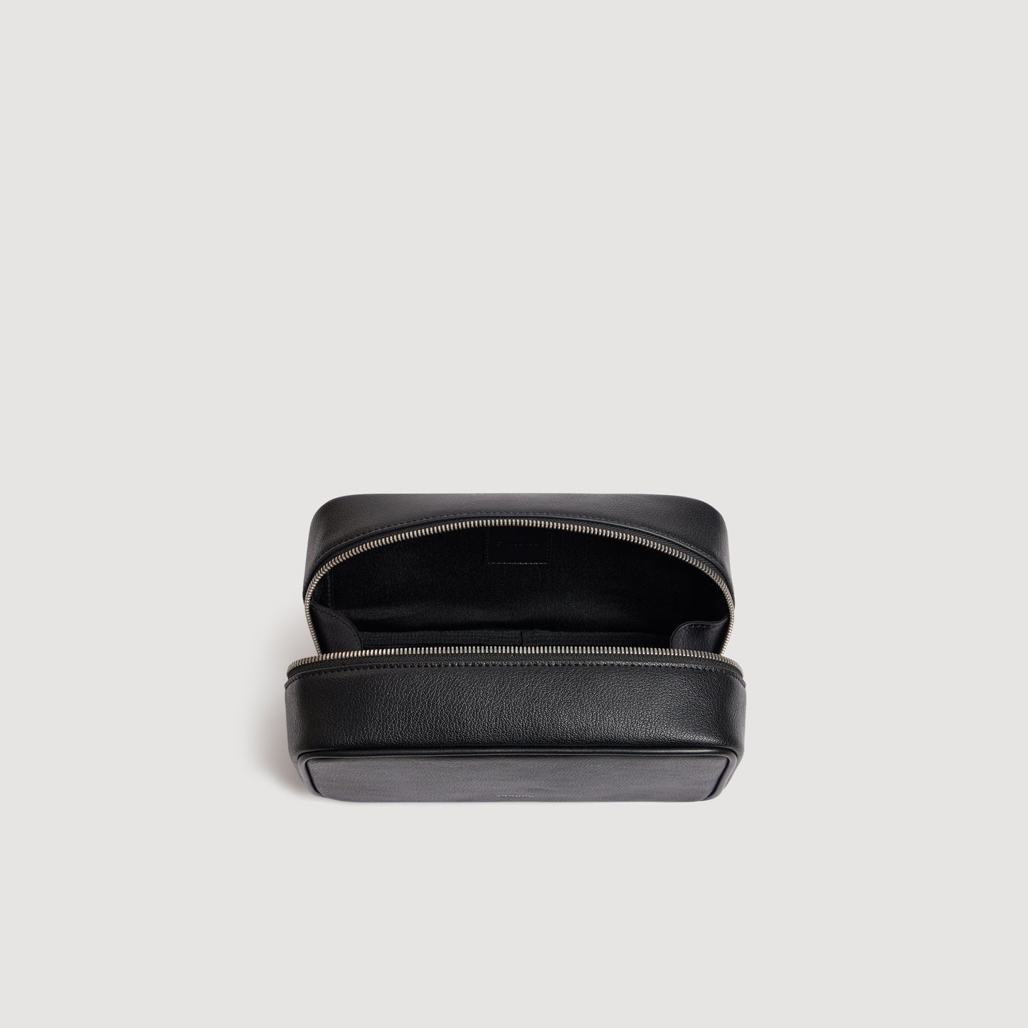 Wash Regrain Leather toilet bag Black