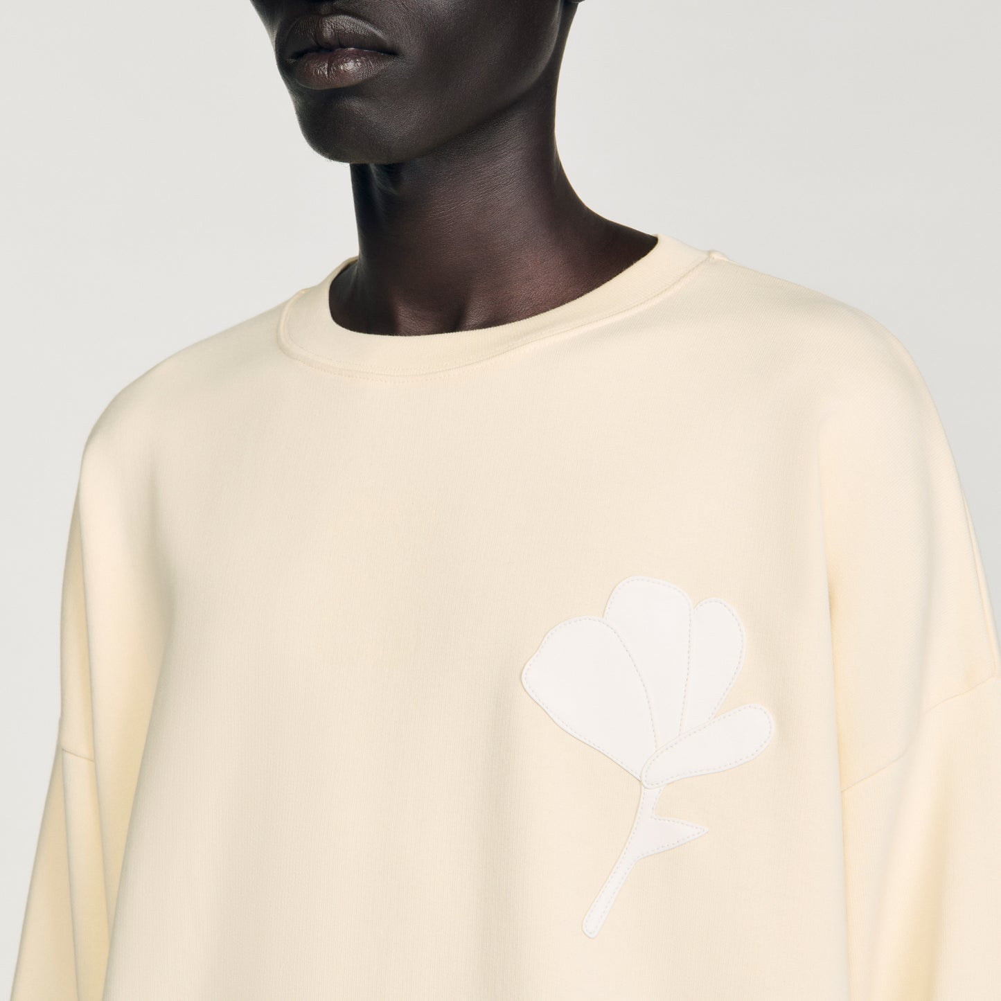 Layered Flower Crewneck Sweatshirt With Flower Patch Butter Cream