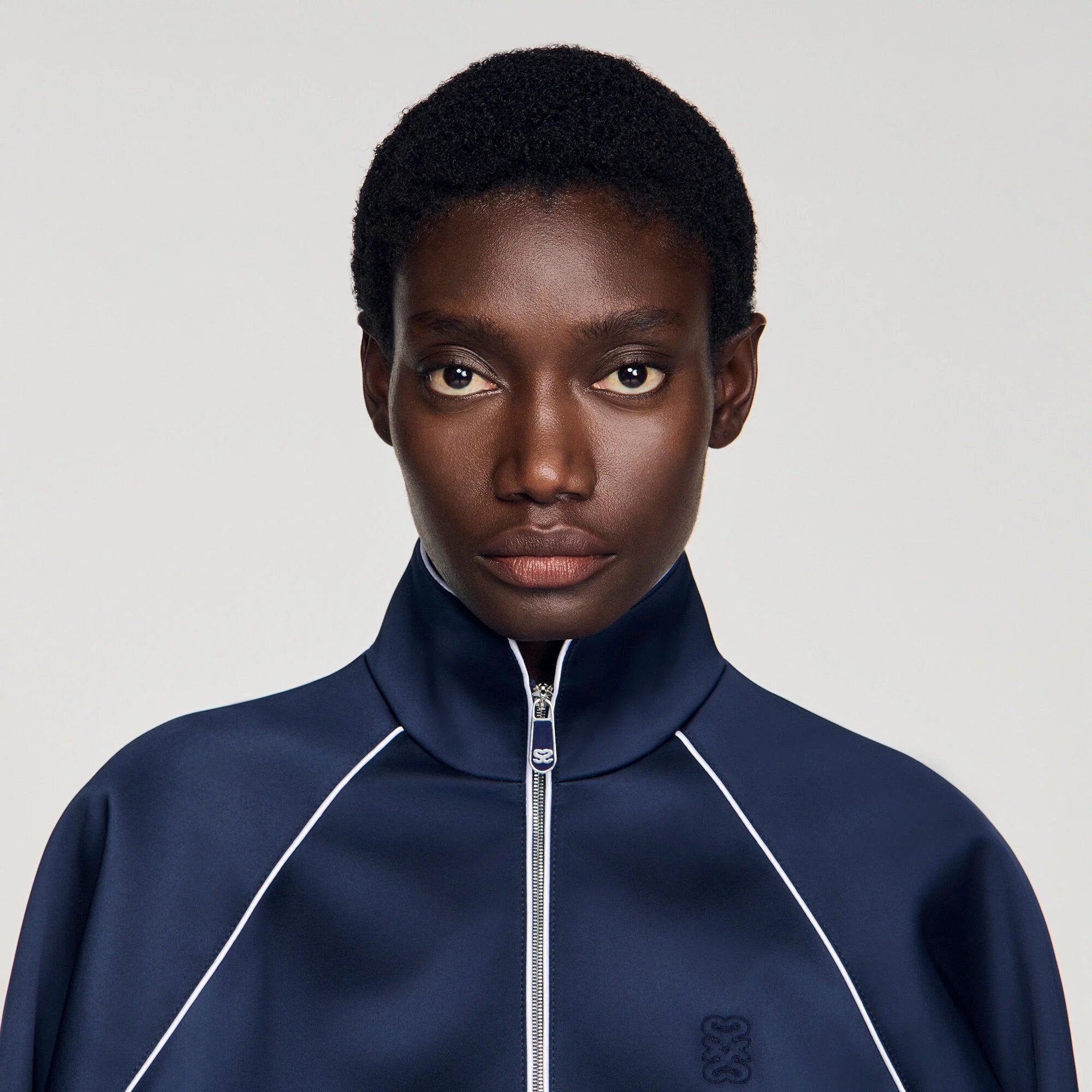 Lizy Embroidered Cropped Satin Jacket Navy / Black