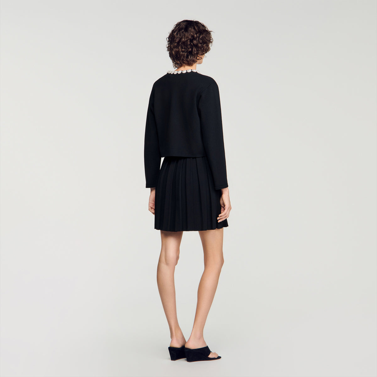 Aubrey Cardigan with pearl flower collar Black