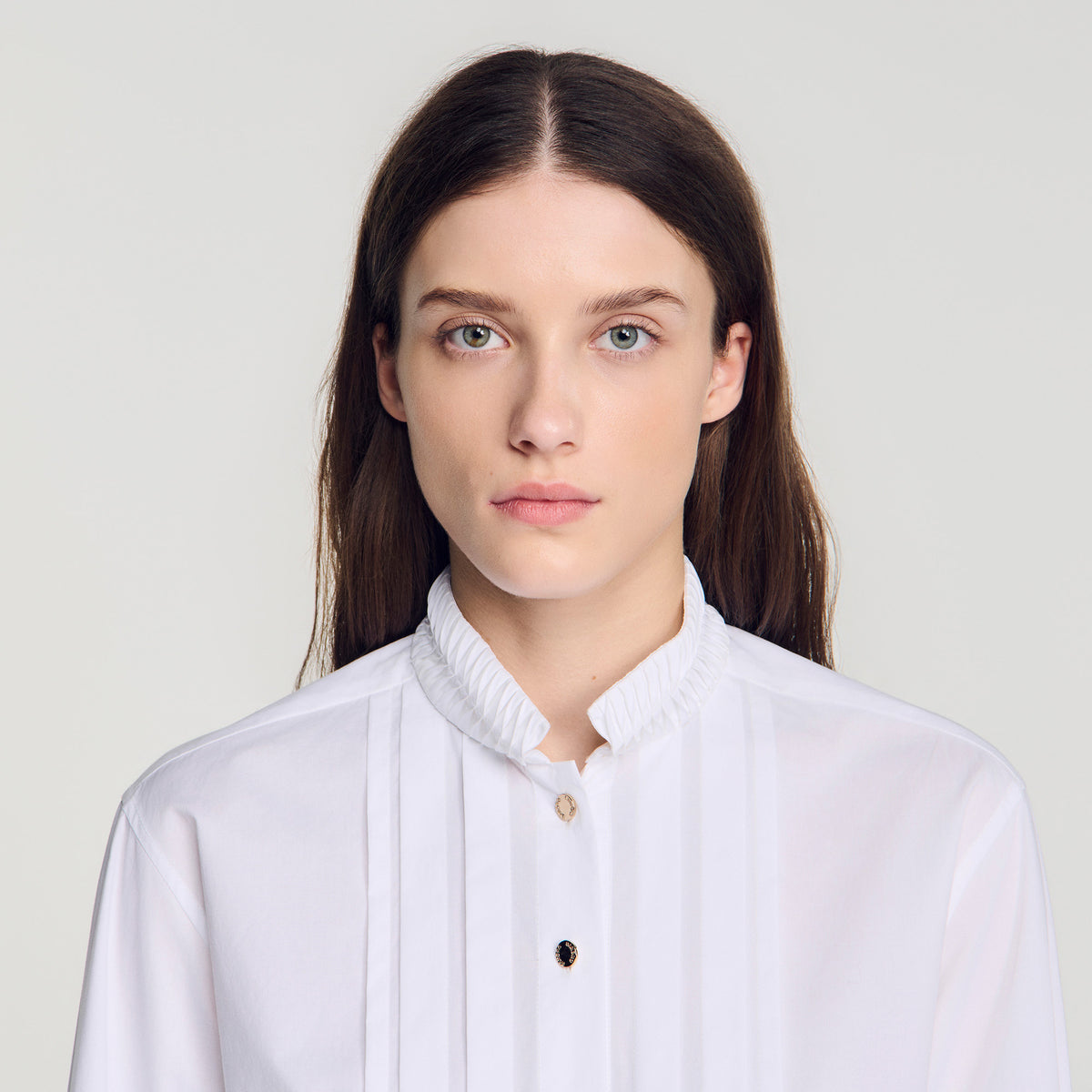 Abigail Pleated shirt with origami collar White