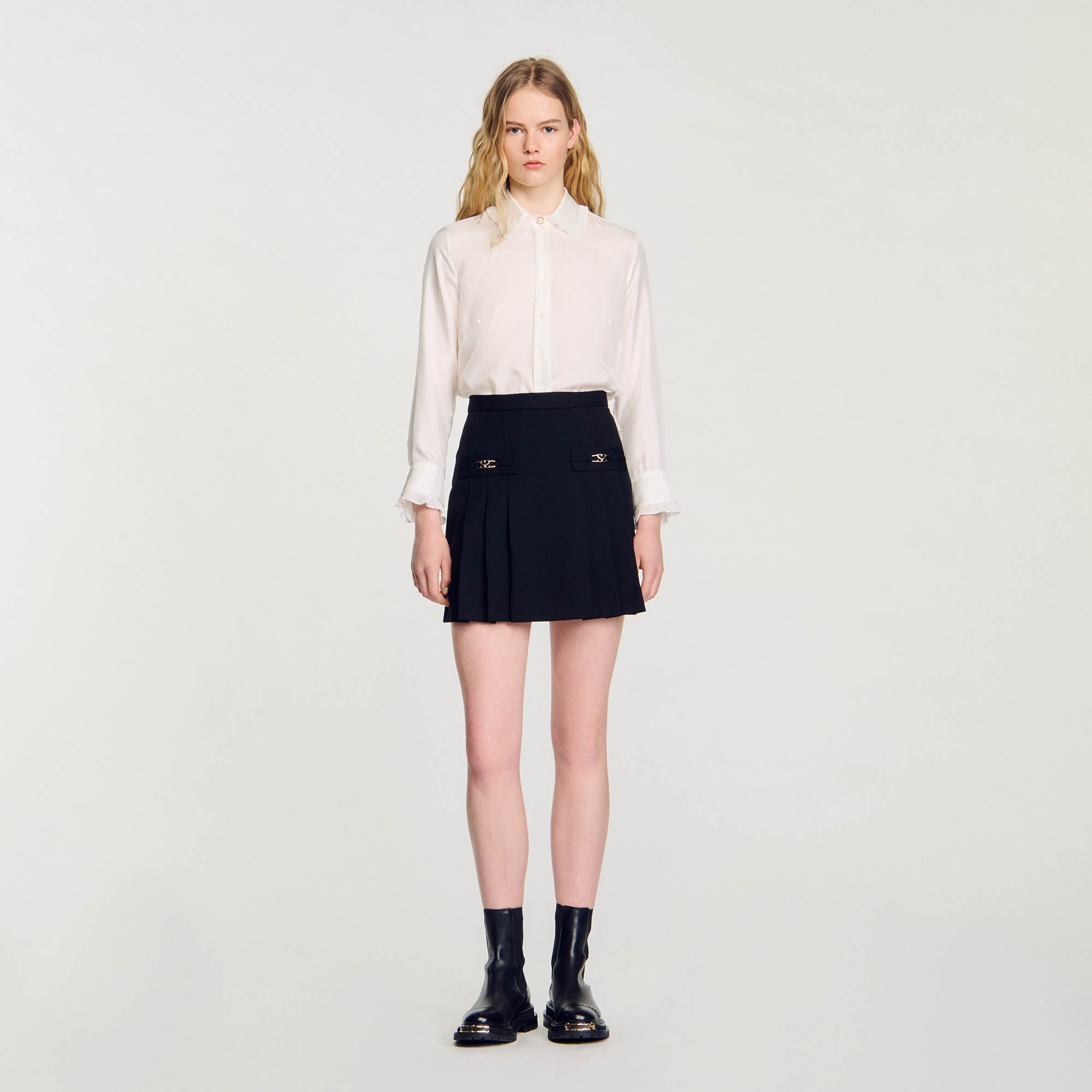 Short Skirt With Stitched Pleats Black