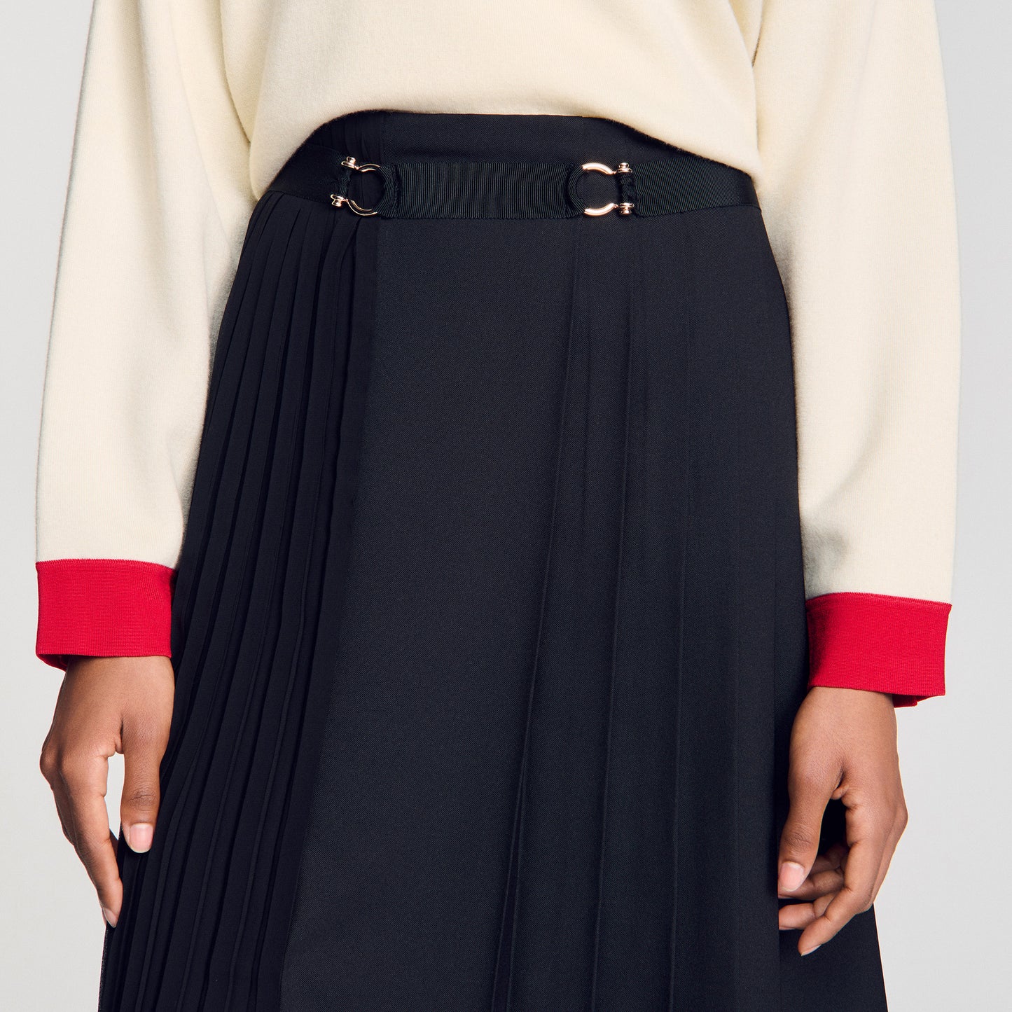 Cecilia Long asymmetrical pleated skirt Black