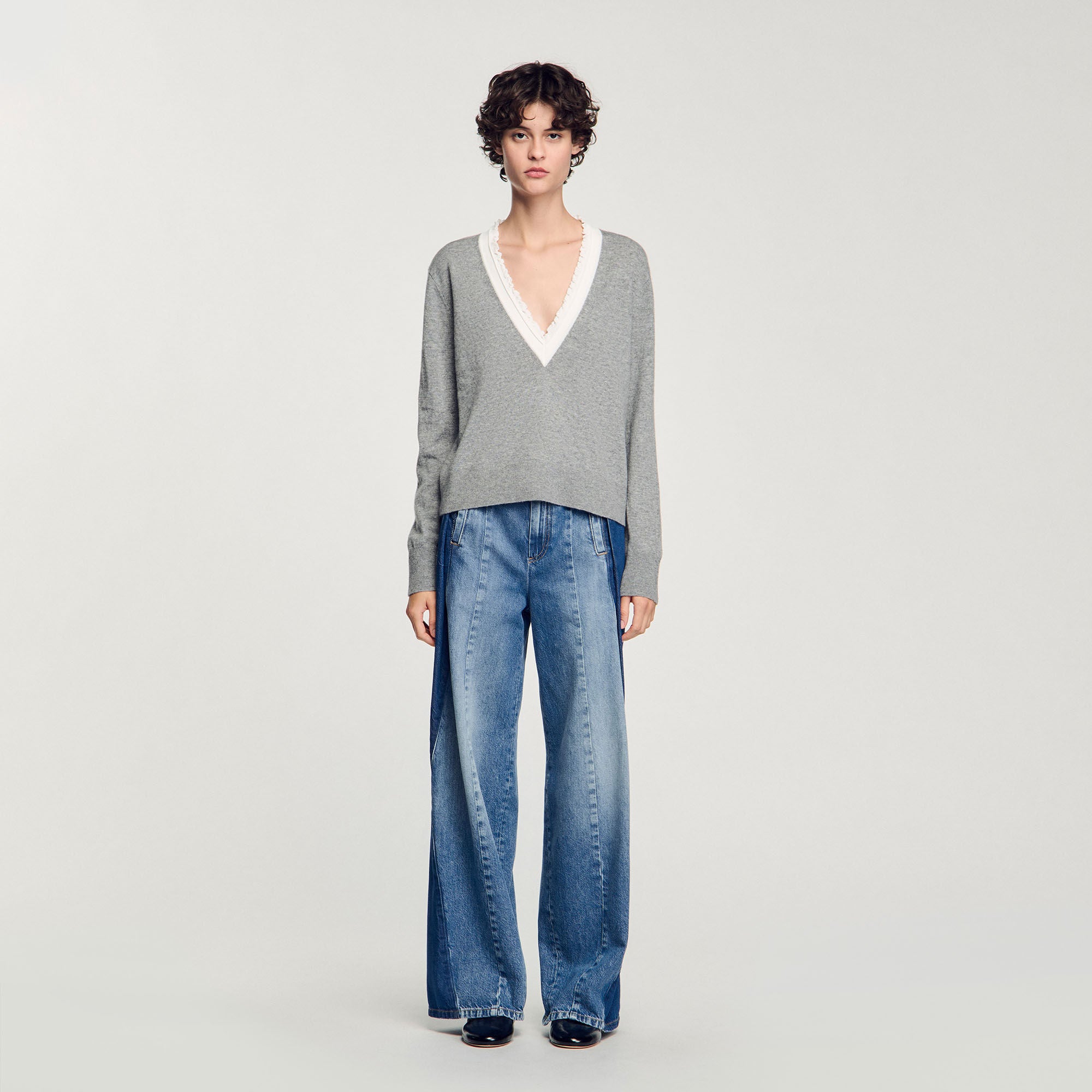 V-Neck Jumper Grey