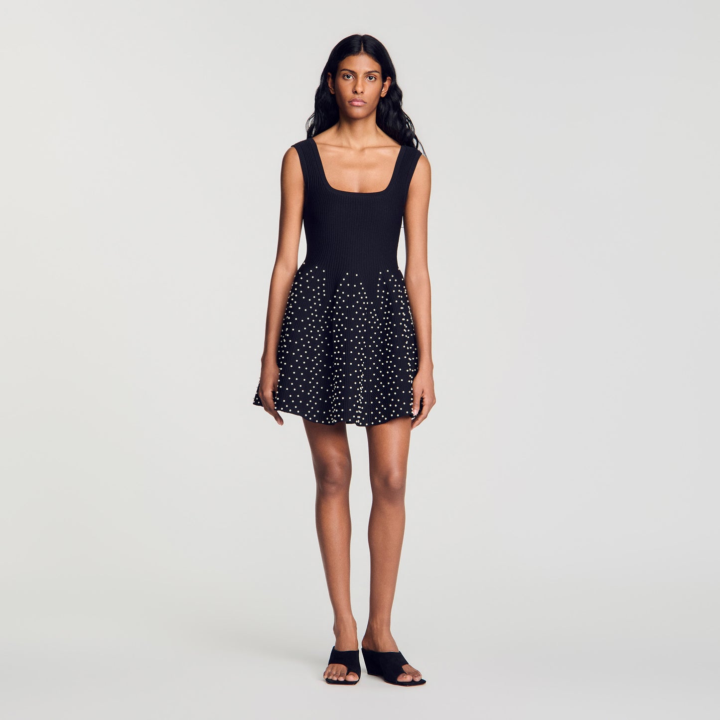 Sunniva Short knit dress with beads Black
