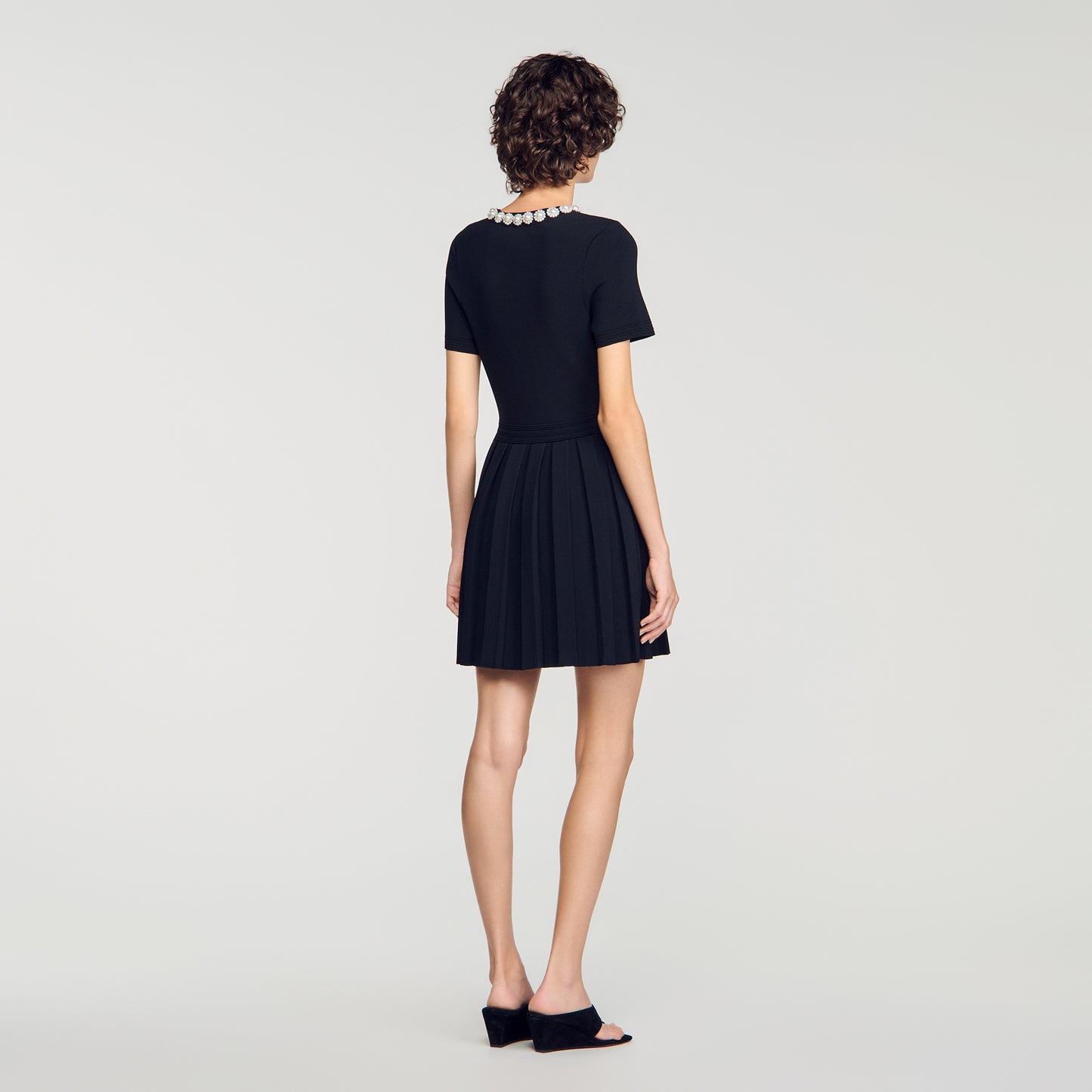 Agnes Short dress with beaded flowers Black