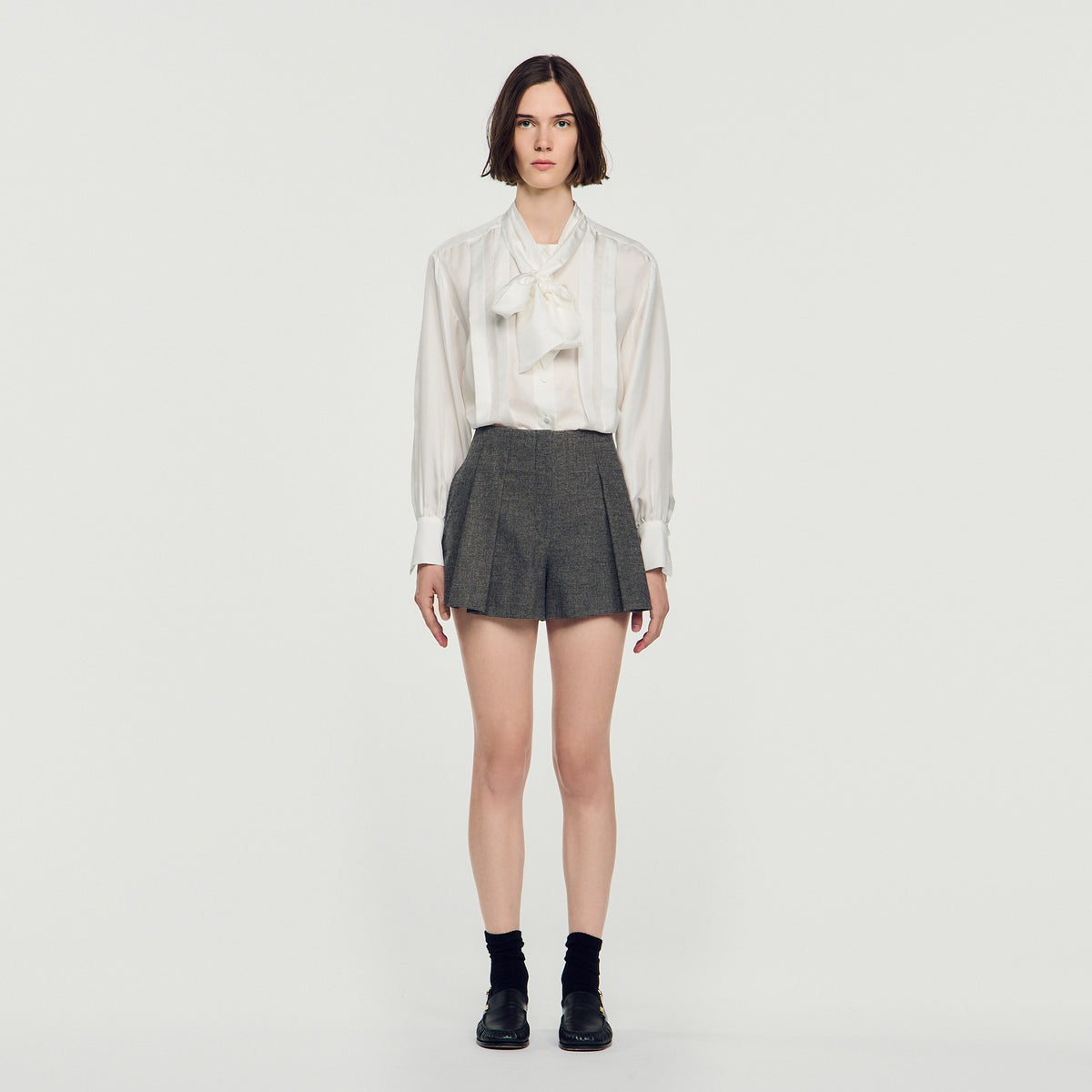 Nerina Houndstooth Wool Shorts Grey