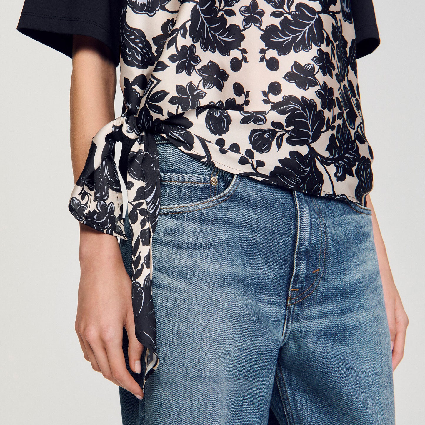Ecru / Black Floral Motif T-Shirt