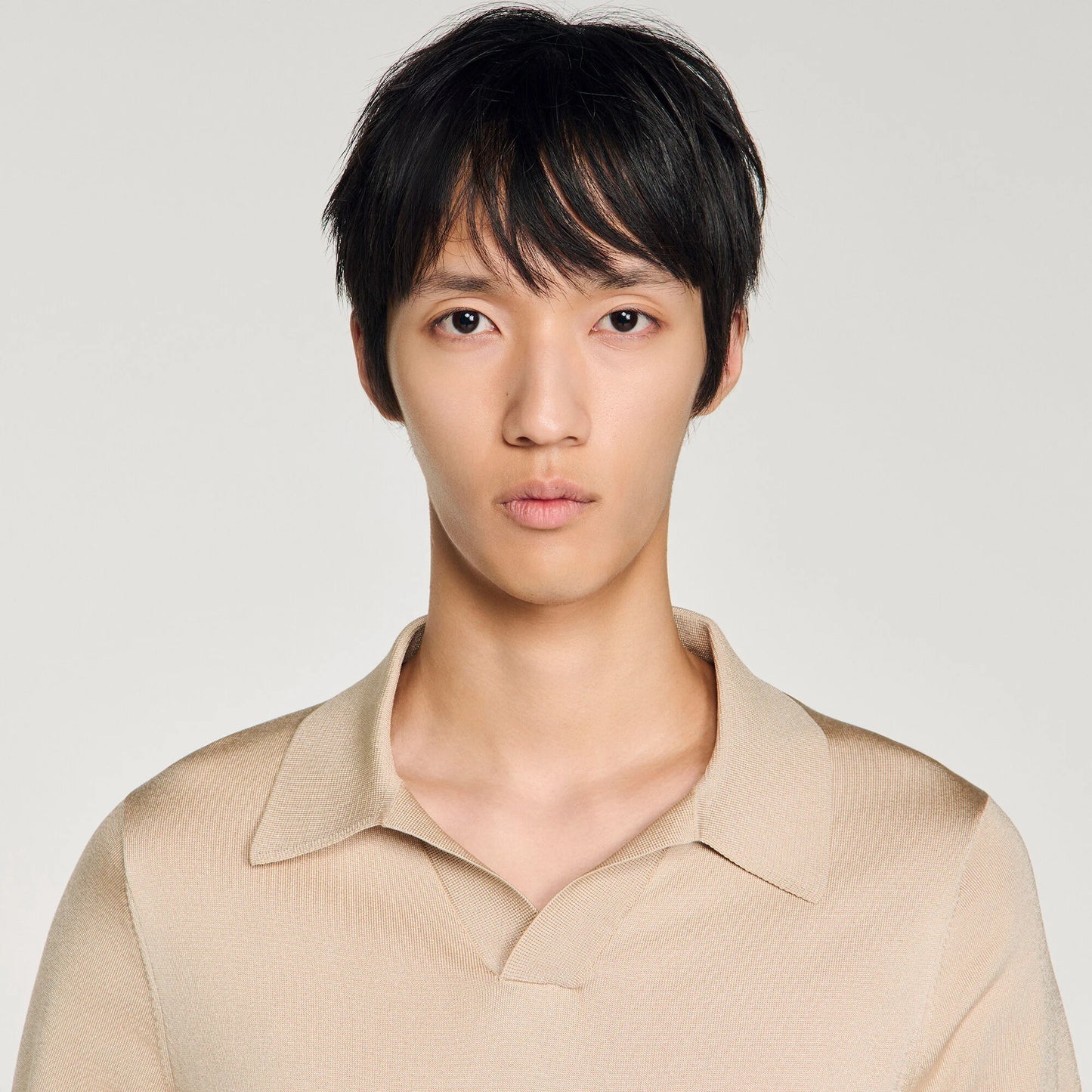 Pablo V Short-Sleeved V-Neck Polo Shirt Beige