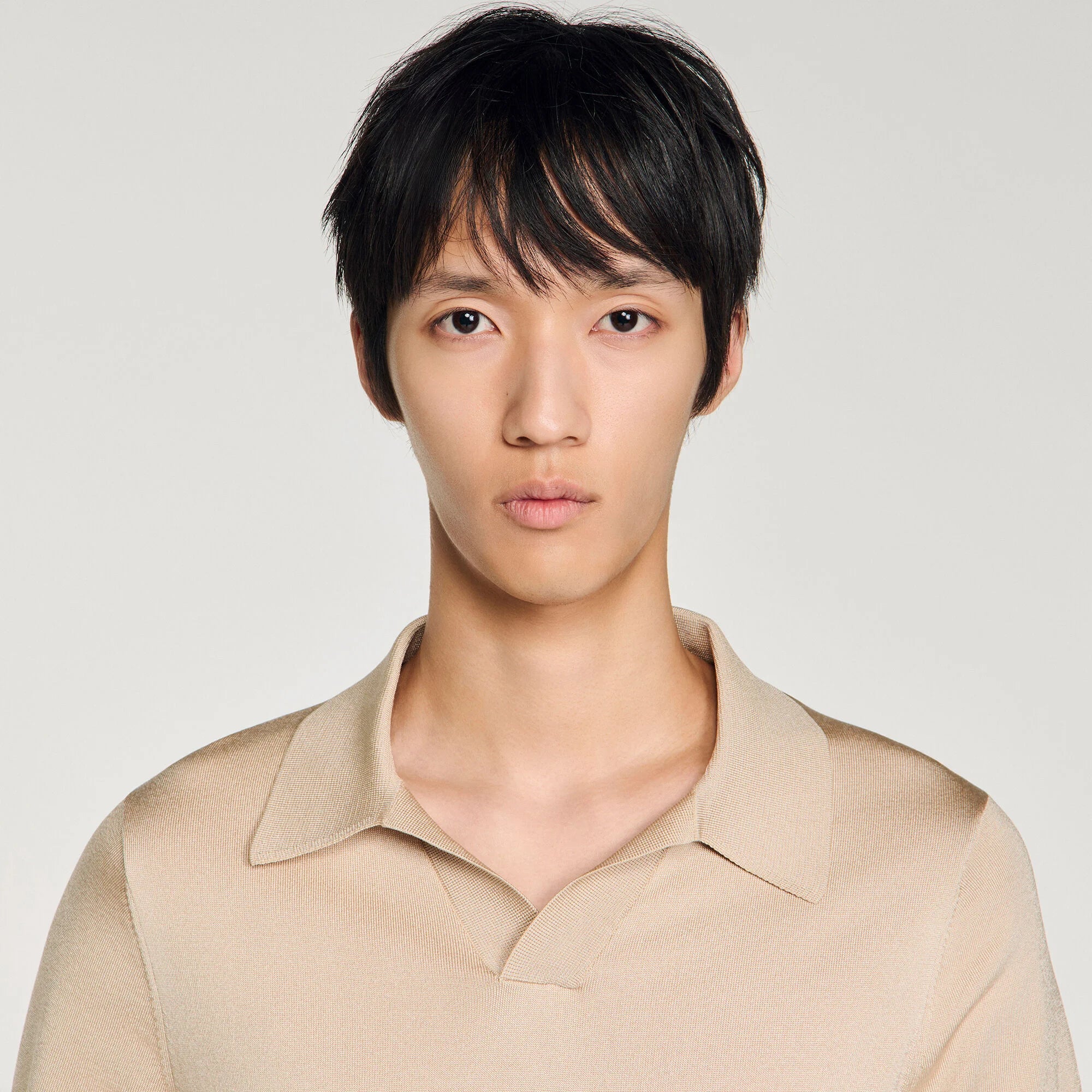 Pablo V Short-Sleeved V-Neck Polo Shirt Beige