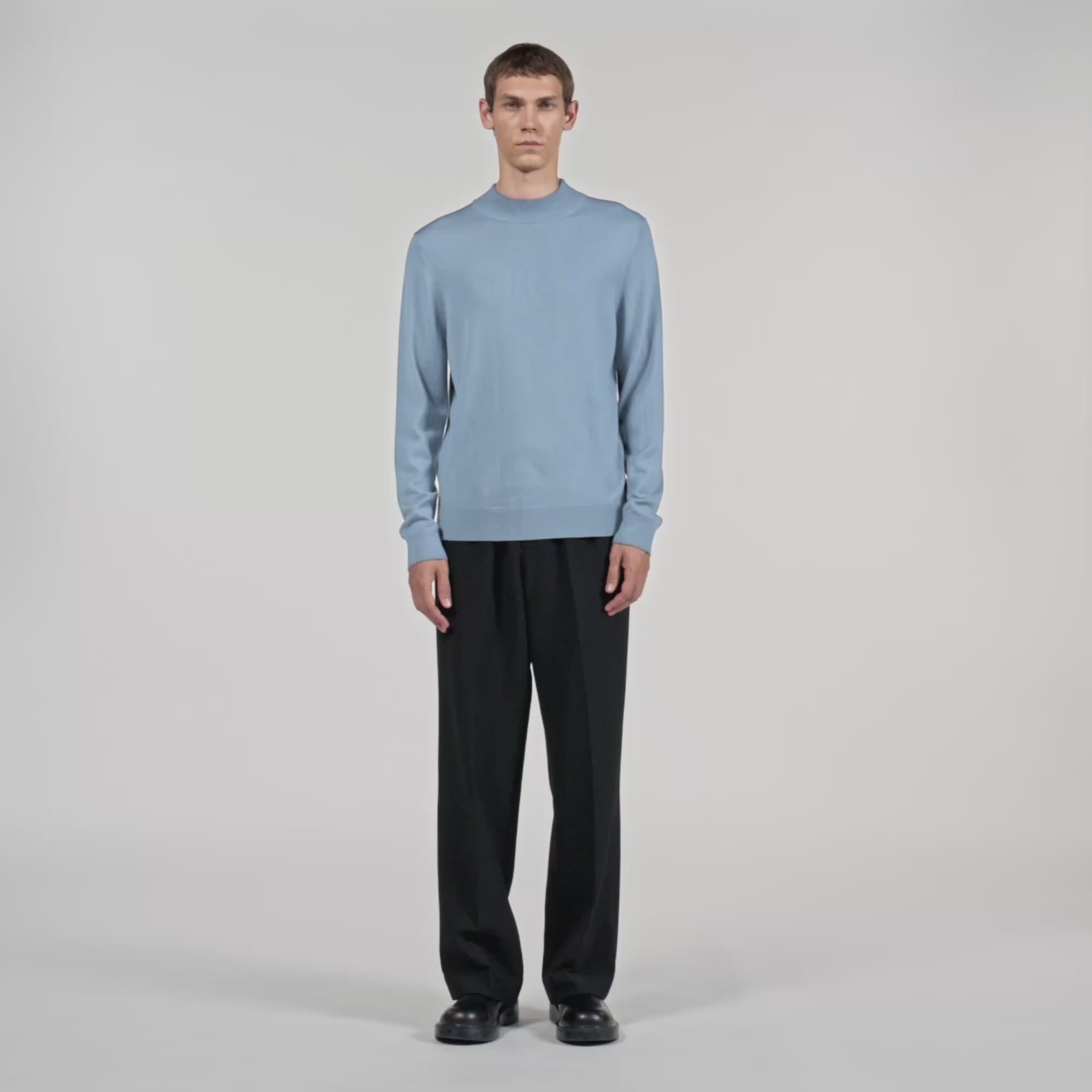 Industrial Wool jumper with high neck Chambray.